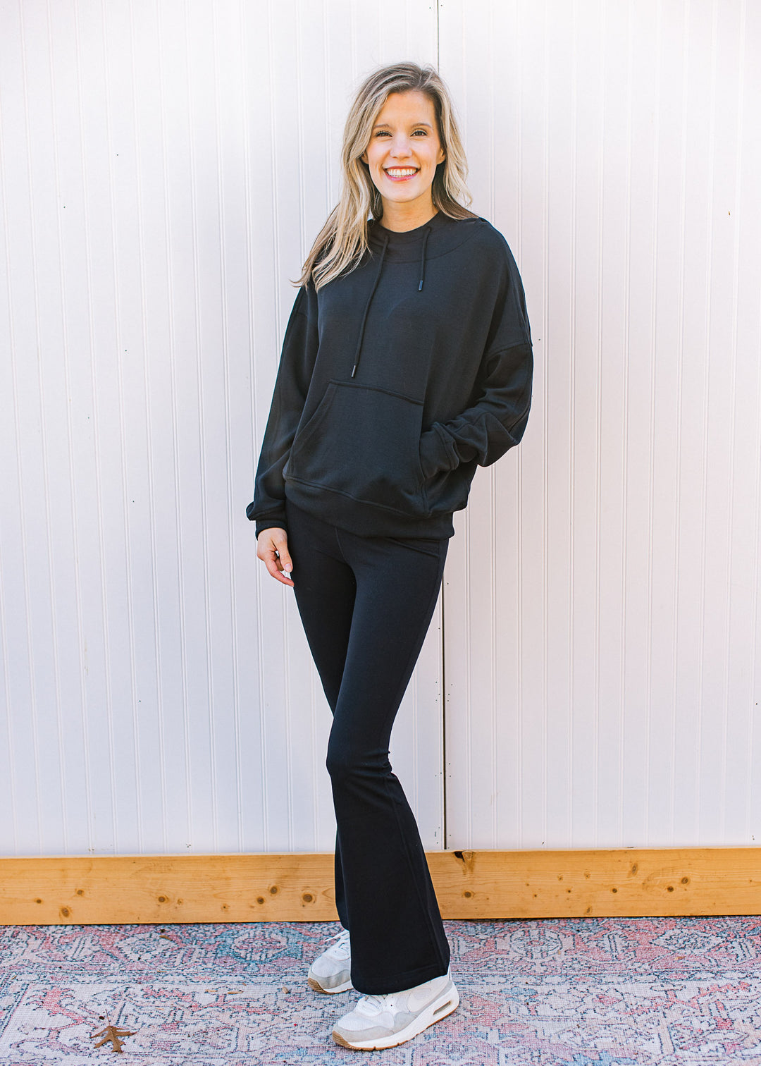 Black Sweatshirt Pullover