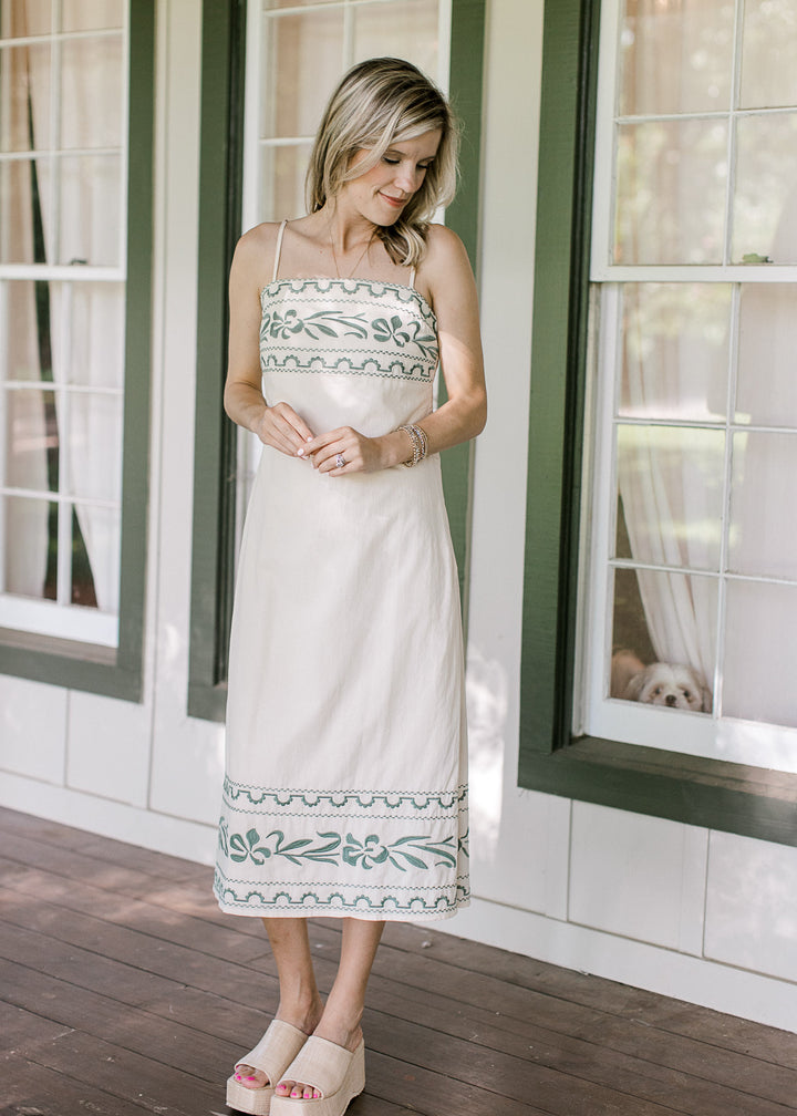 Feminina Spaghetti Strap Dress