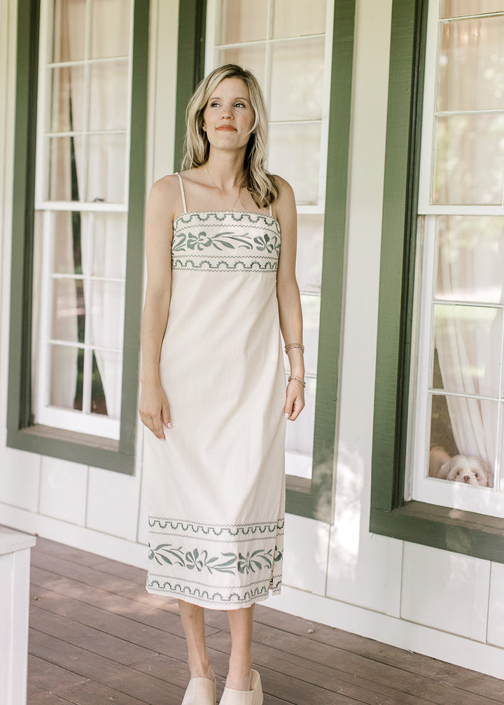 Feminina Spaghetti Strap Dress