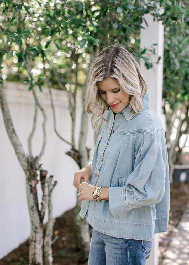 Flowy Jacket With Pleats