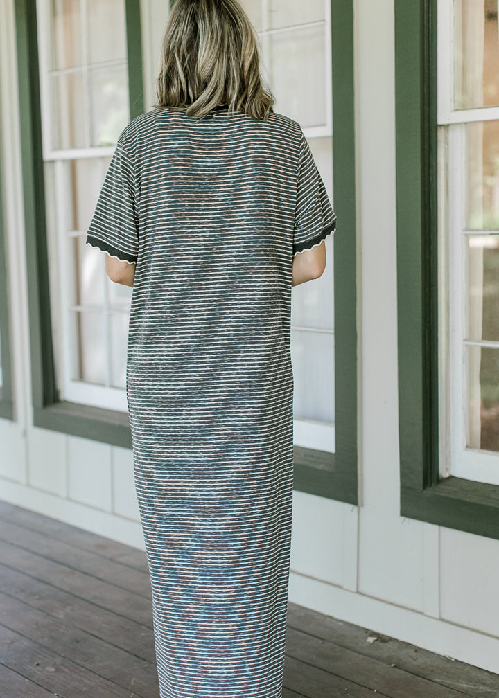 Charcoal and Ivory Scallop Maxi