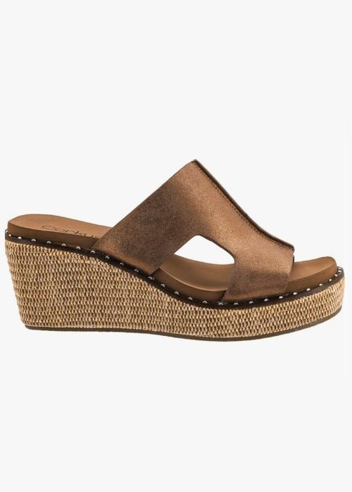 corky’s Kiss’N Tell in Bronze wedge
