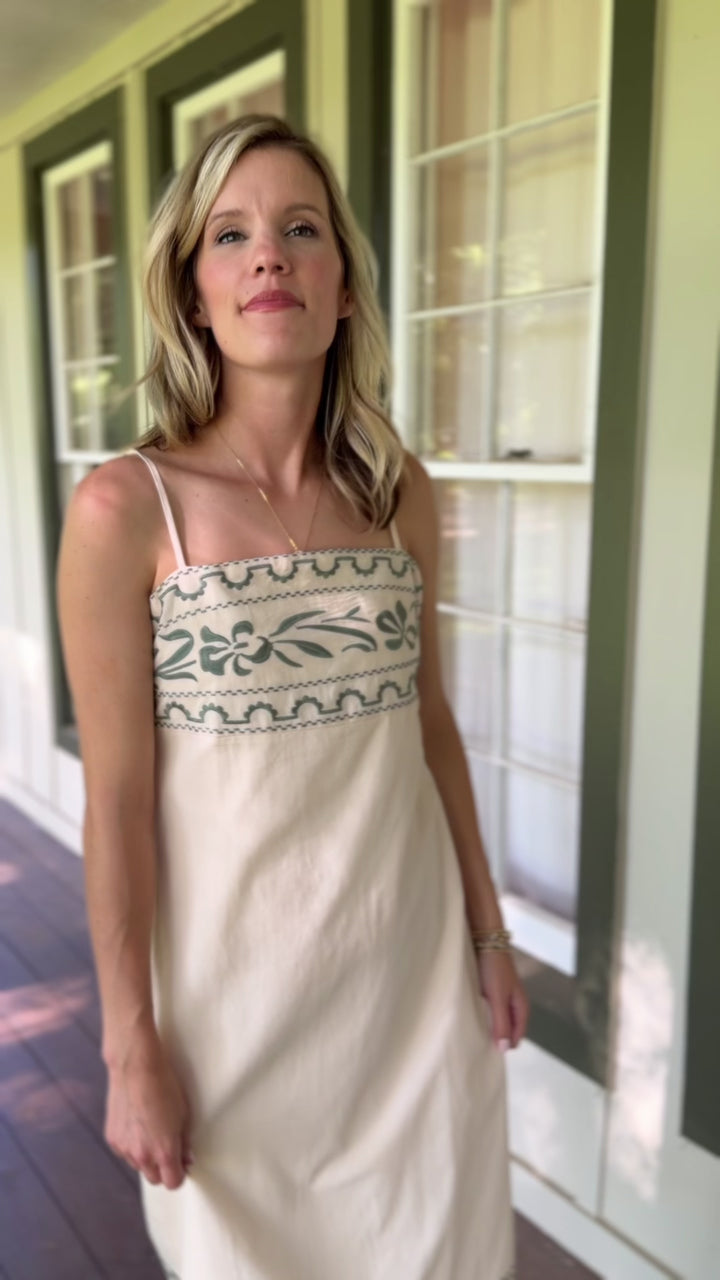 Feminina Spaghetti Strap Dress