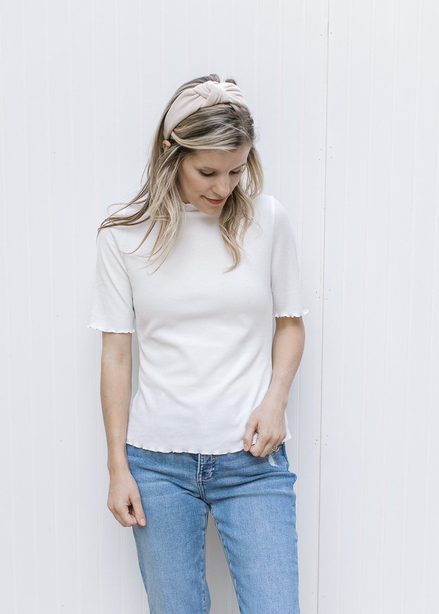 Ribbed Ruffle Tee in Ivory
