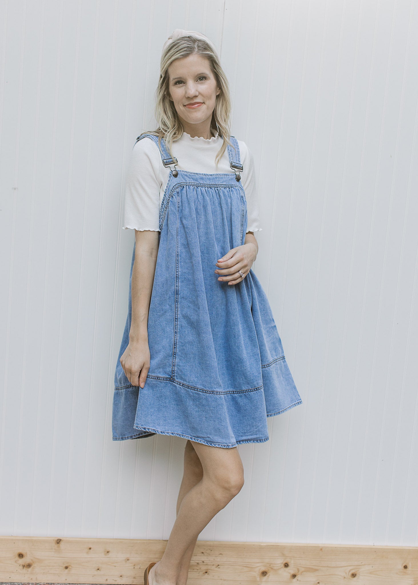 Ribbed Ruffle Tee in Ivory