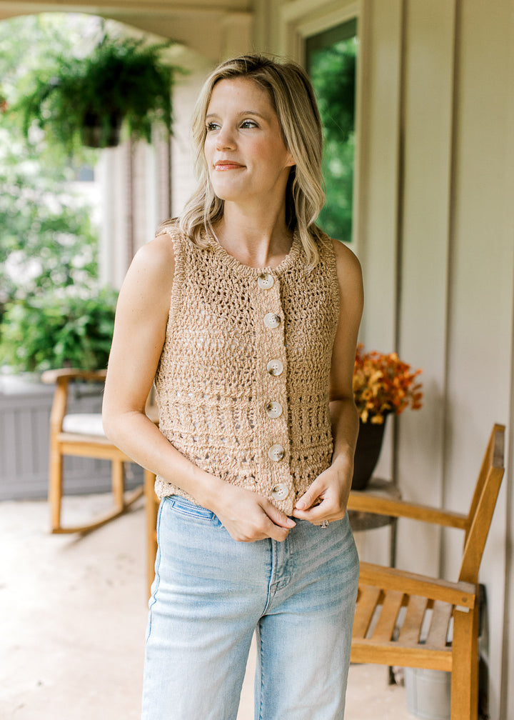 Textured Sleeveless Cardigan